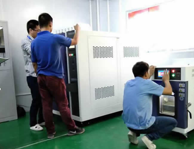 客戶獨立操作小型恒溫恒濕試驗箱