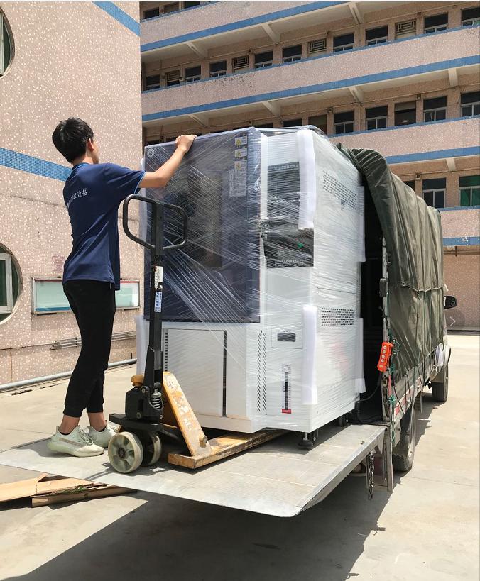 225L可程式恒溫恒濕試驗(yàn)箱交付深圳集成電路公司