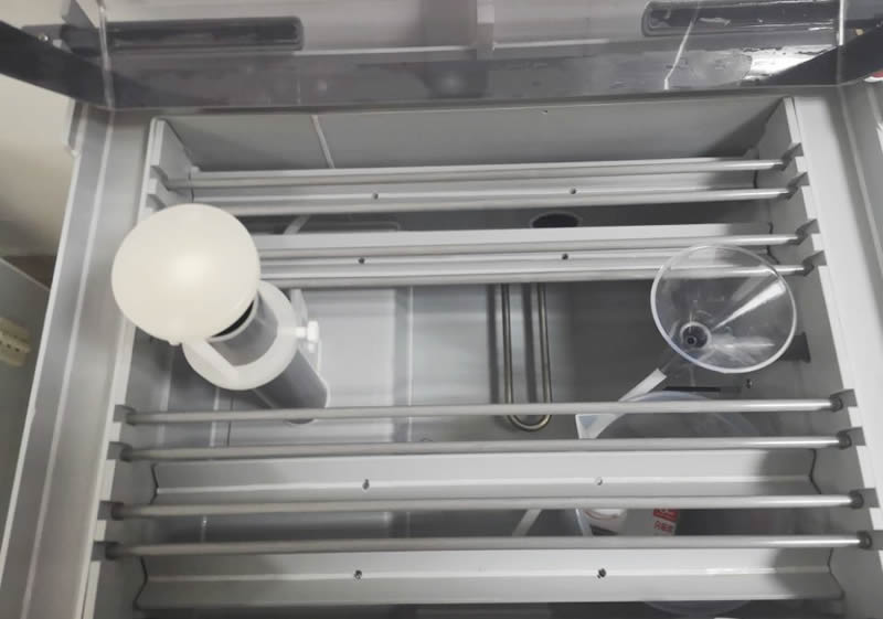 鹽水噴霧試驗箱產品測試區